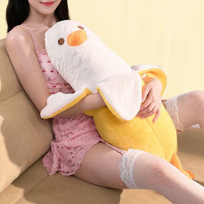 Wondebliss Plush Telescoping Massager – Banana Duck Model Using Scene