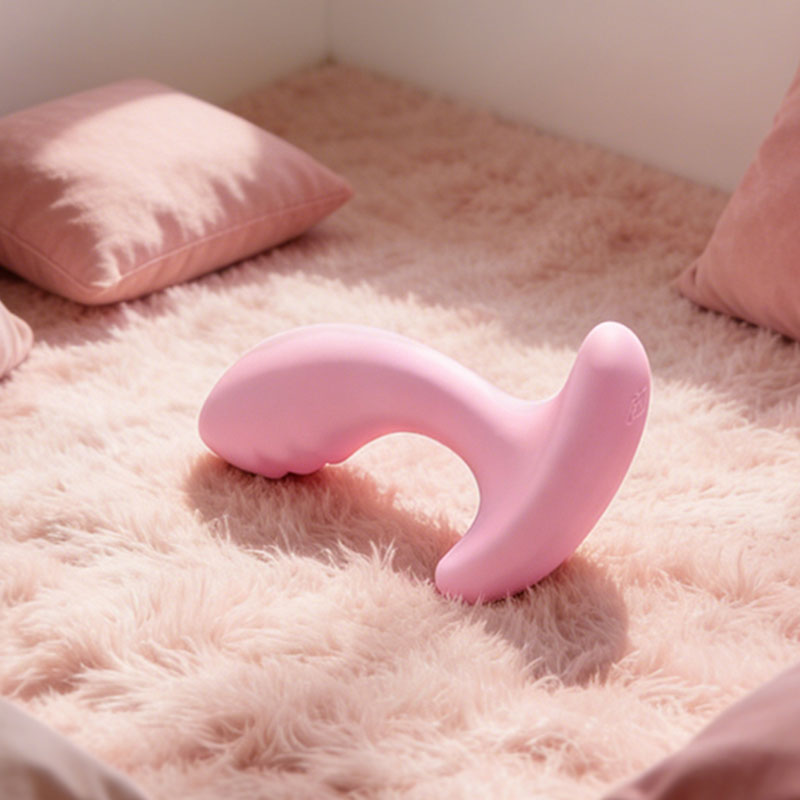 Wondebliss Banana Shape Massager – Liquid Silicone Material Detail